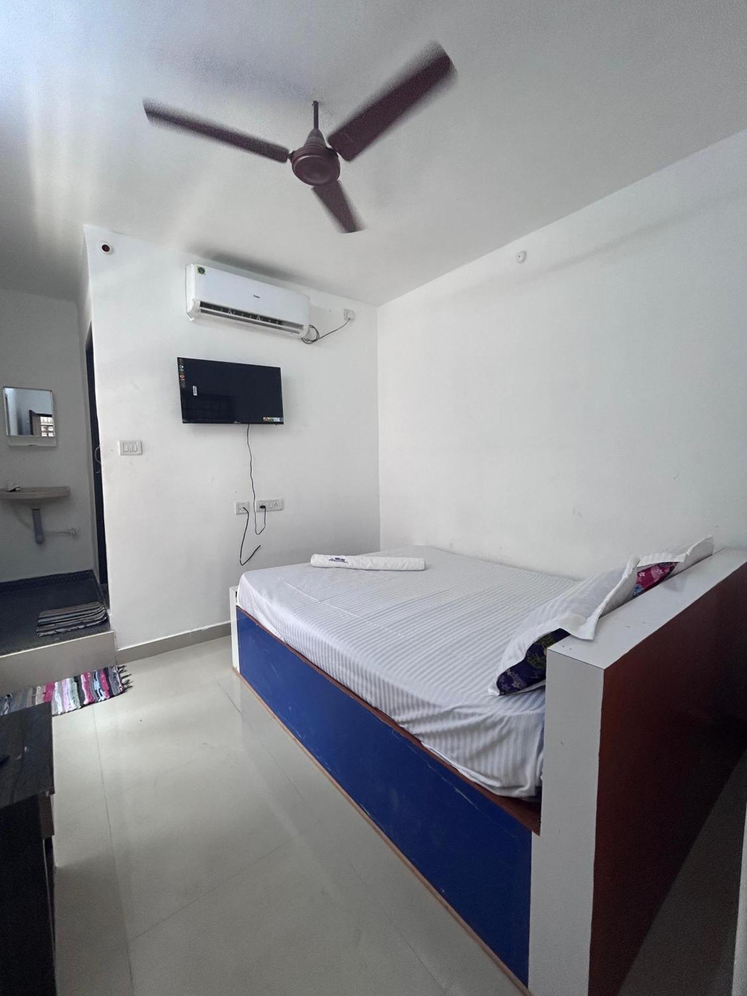 פונדיצ'רי Gsd Inn Guest House מראה חיצוני תמונה