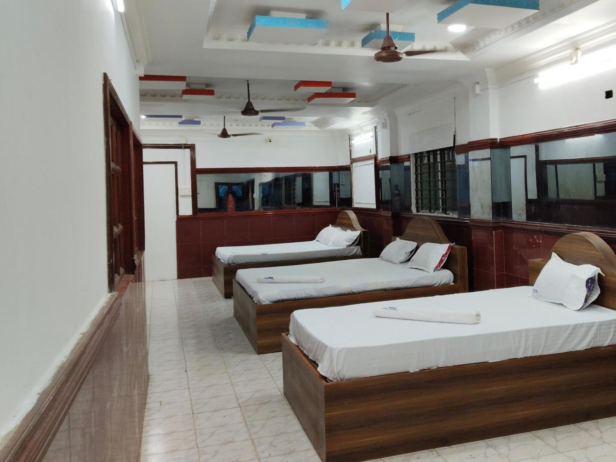 פונדיצ'רי Gsd Inn Guest House חדר תמונה